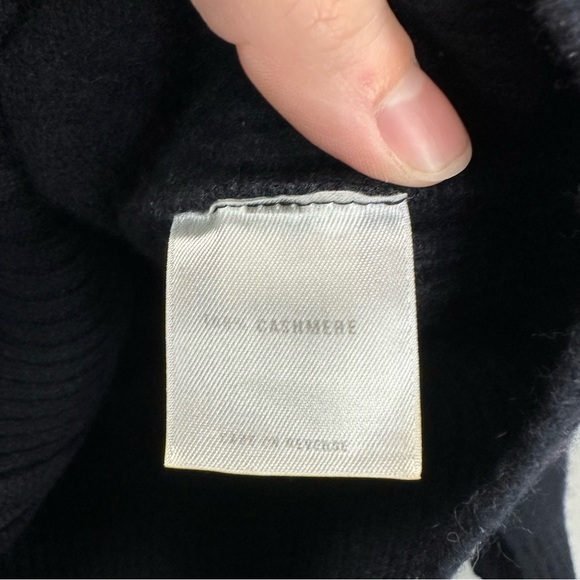 St. John Sport Full Zip Shawl Collar Cashmere Sweater - Picture 5 of 7